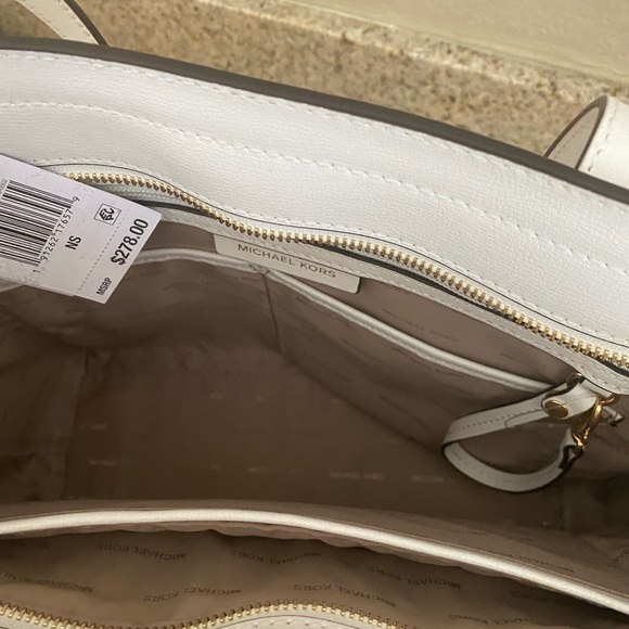 Michael Kors Handbag with wallet - Picture 8 of 16